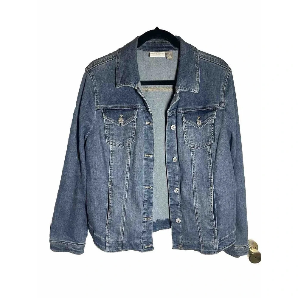 CHICOS Denim Jacket Women’s Size M (2) Casual